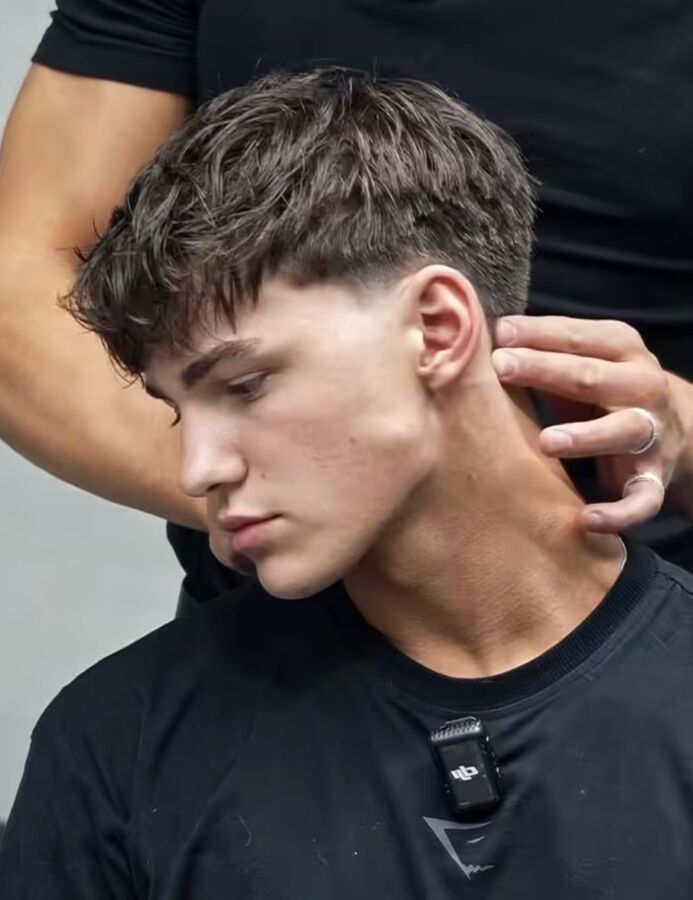 Taper élégant pour coiffure masculine