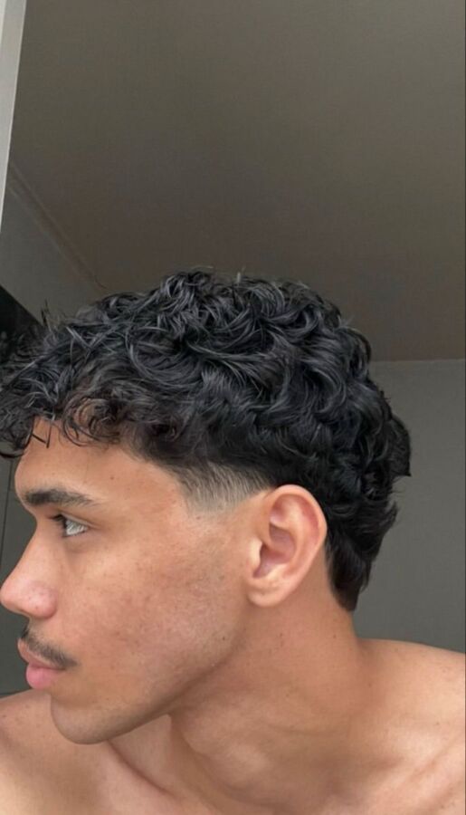 Taper élégant pour coiffure masculine
